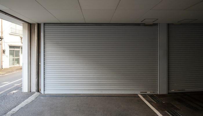 Jak odboje gumowe chronią twoje garażowe drzwi przed uszkodzeniami?