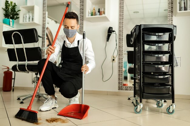 Zastosowanie profesjonalnych urządzeń do czyszczenia w przemyśle – korzyści i możliwości